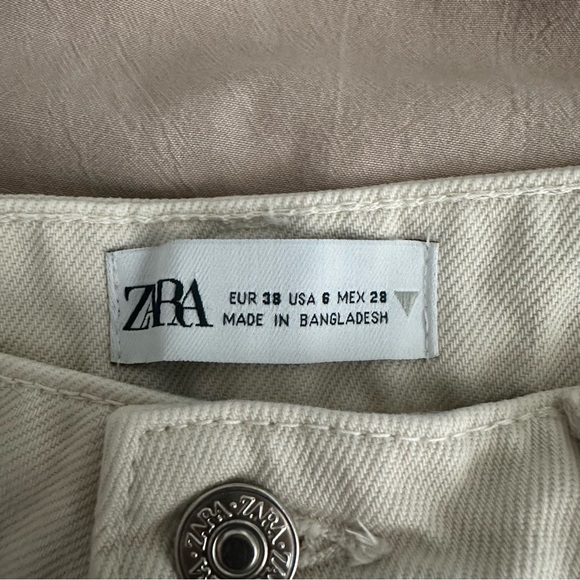 Zara High Waisted Mom Fit Shorts - Picture 3 of 3